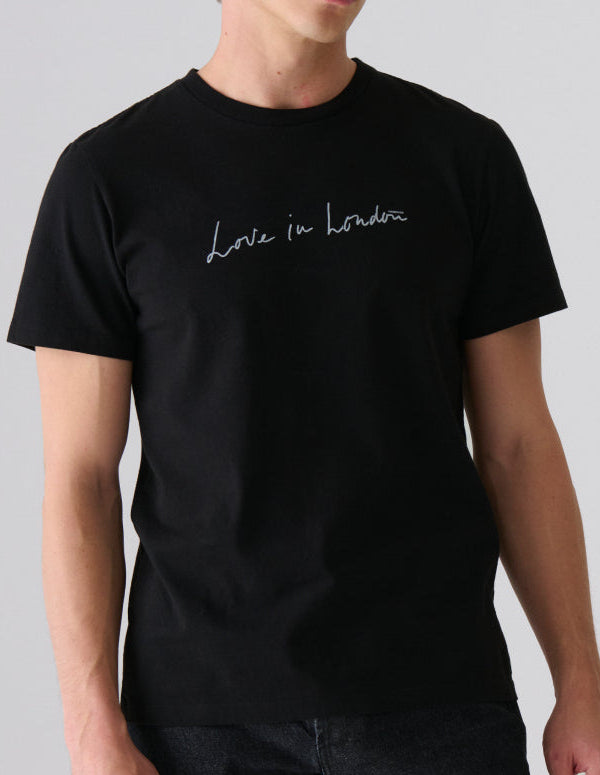 Person wearing Hanover Love in London t-shirt on model